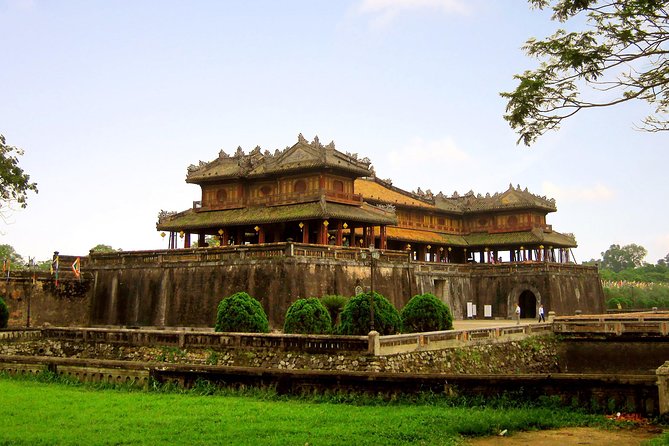 Hue Imperial City Private Tour - Hai Van Pass: Sea Clouds Pass views, quick stops, and real driving time