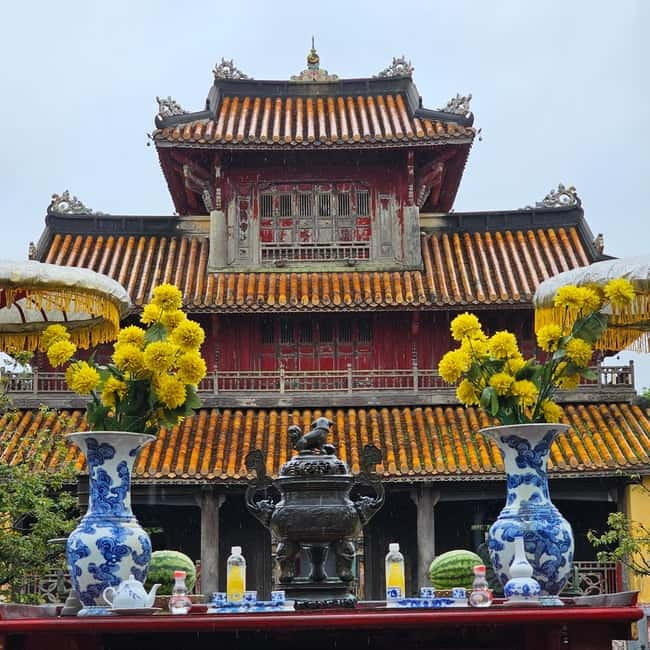 Hue Imperial city walking tour and optional royal tombs - Why Matthew’s explanations land so well