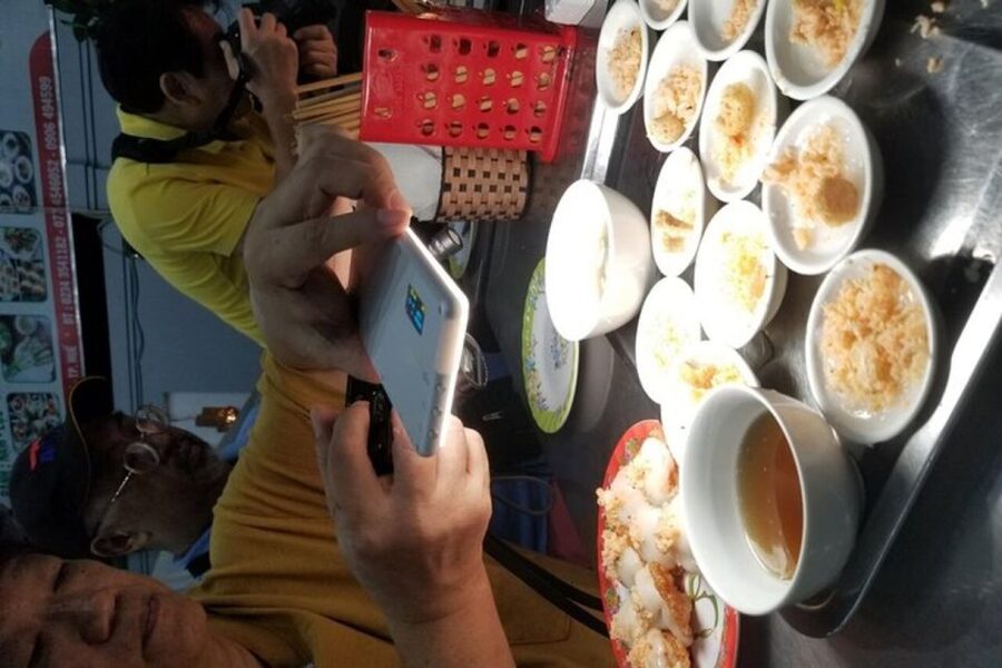 Hue: Night Street Food Tour by Cyclo with a Local Guide - Guides, language, and handling dietary needs