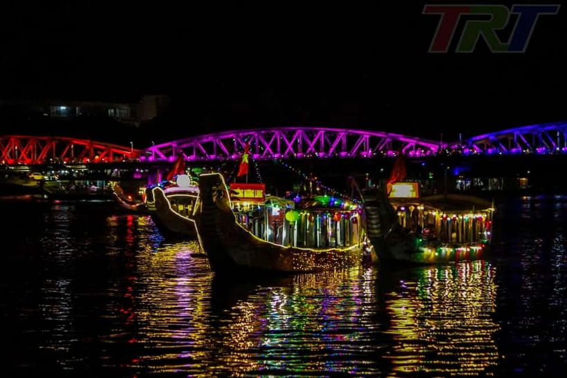 Hue: Perfume River Dinner Cruise with Traditional Show - Lantern release on the Perfume River, the “wow” moment