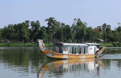 Private Dragon Boat, Pagoda, and Royal Tomb Tour