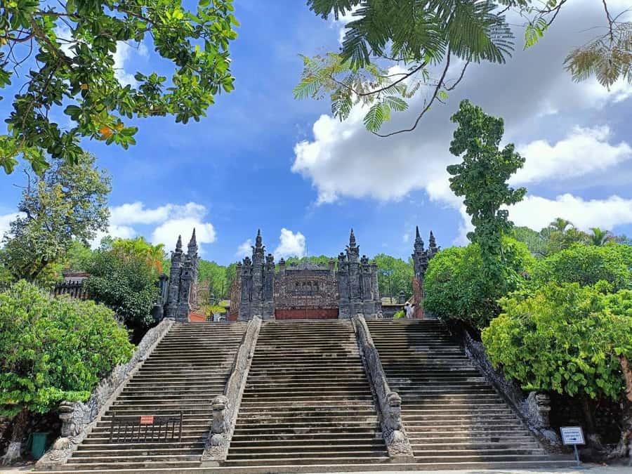 Hue: Private Tour – Customize Your Own Itinerary - Thuy Xuan incense village and An Dinh Palace: small stops with big meaning