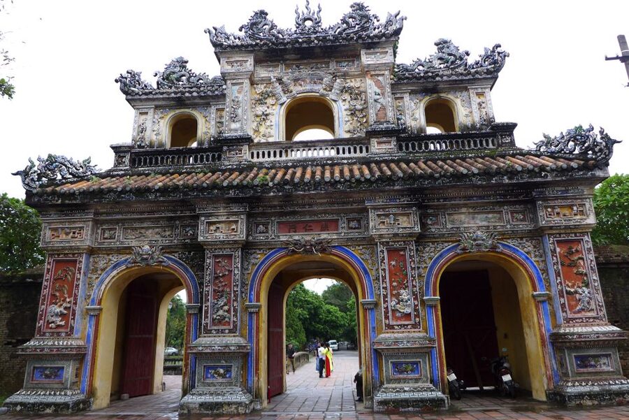 Hue: Royal Tombs and Thien Mu Pagoda Private Guided Tour - How the private guide changes the whole experience