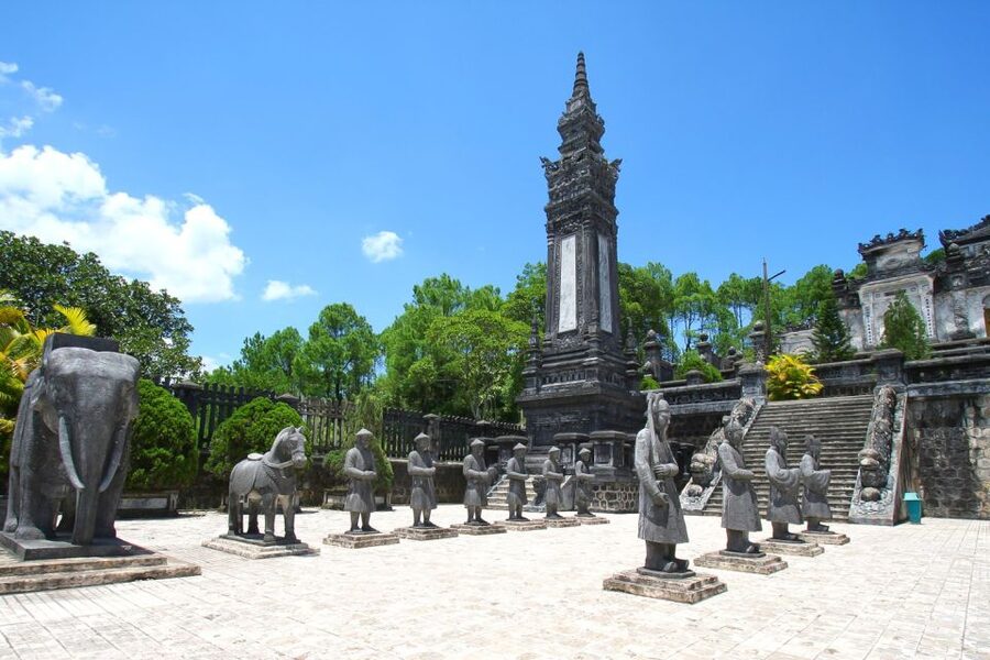 Hue: Royal Tombs and Thien Mu Pagoda Private Guided Tour - Pickup, 4-hour timing, and why the small-group size matters