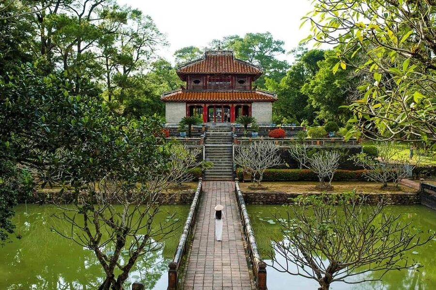 Hue : Royal Tombs- Thien Mu Pagoda- Dragon Boat Private Tour - Khai Dinh Tomb: The UNESCO Stop That Can Split Opinions