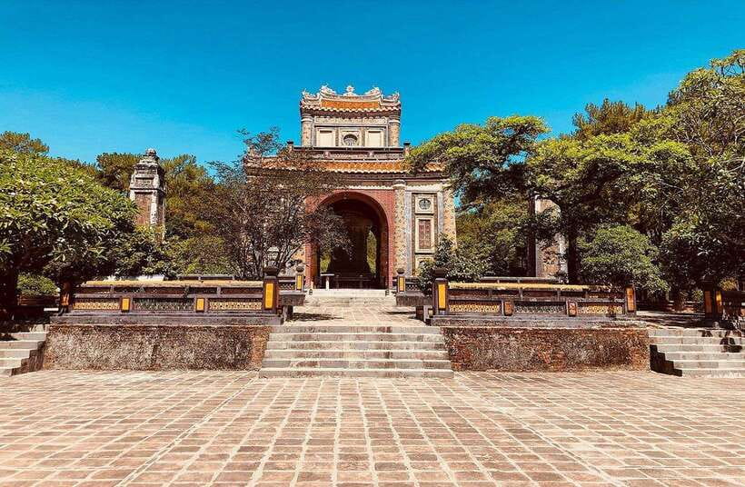Hue Royal Tombs Tour: Visit Best Pagodas & Mausoleums - Gia Long and Dong Khanh Tombs: Power, Place, and Distance