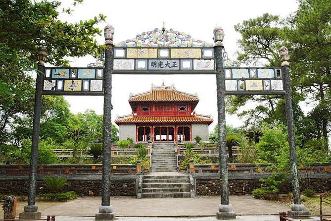 Hue’s Top Attractions by Car with Informative ES Driver - Stop 4: Thien Mu Pagoda, free entry with big setting