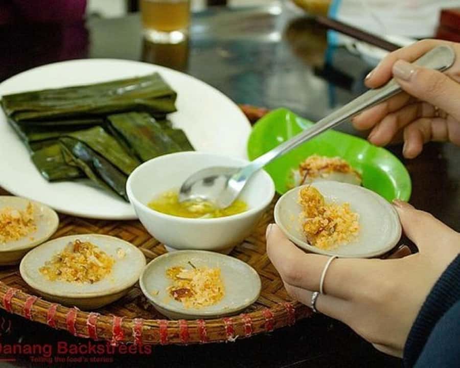 Hue Street Food Walking Tour with Local Dishes - Bún Hến: the mussel noodle bowl that screams Hue