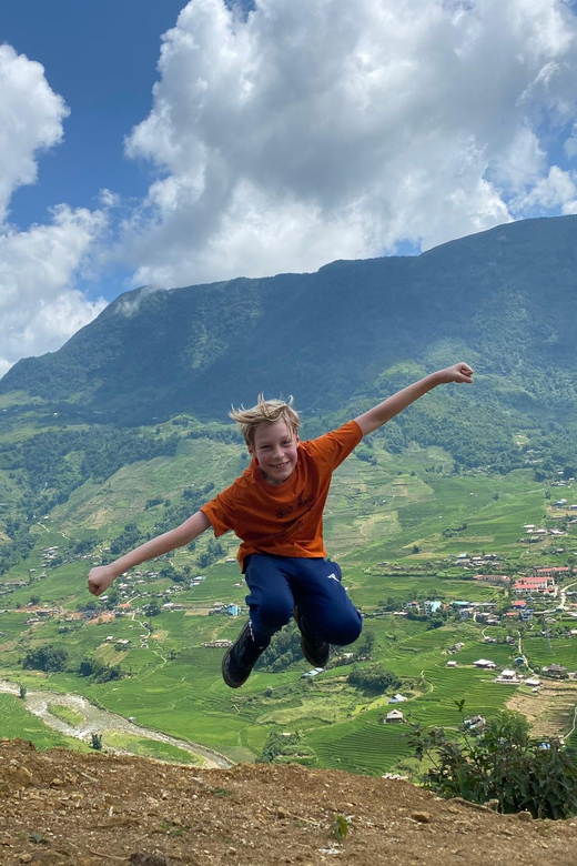 In Sapa: 1 Day Mountain Trek, Visit beautiful villages - Hang Da Village Walk, Farm Animals, and Mong and Black Hmong Culture