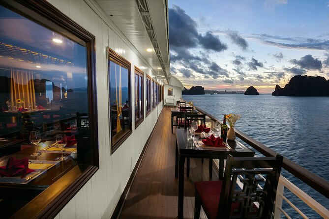La Regina 2 days tour in Halong Bay & Bai Tu Long Bay - 4 star - Kayaking and Getting Close to Bai Tu Long Bay