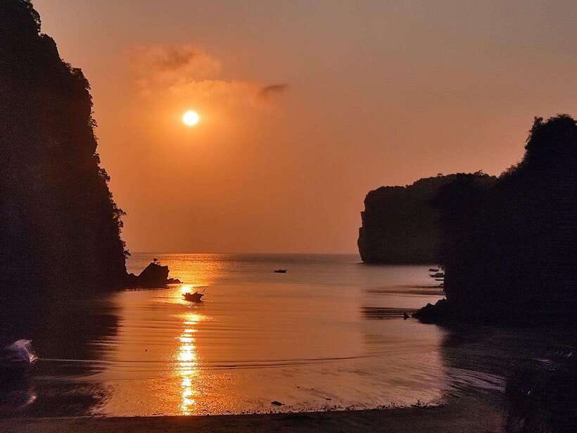 Lan Ha Bay: Bioluminescent Plankton Kayak Tour from Beo Pier - Optional Swim: Make Your Silhouette Sparkle