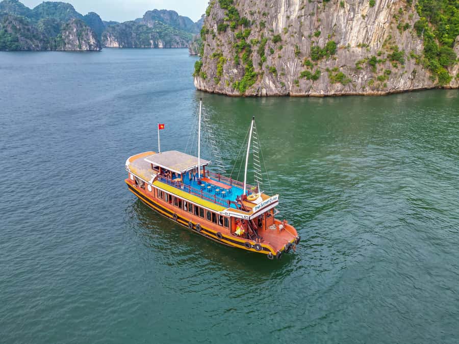 Lan Ha Bay - Kayaking 1 Day on cruise - Cruise Through Cai Beo Fishing Village and Karst Tower Shapes