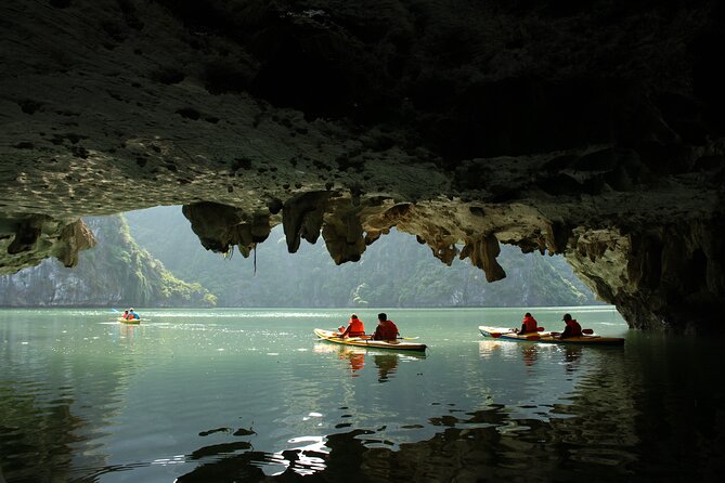 Lan Ha - Ha Long Bay - Dau Be island 2D/1N from Cat Ba in less touristy areas. - Ba Ham Lake Kayaking: The Part That Makes the Cruise Worth It
