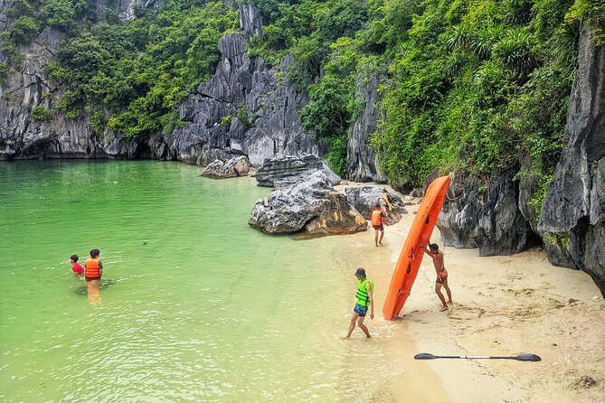 Lan Ha - Ha Long bay with local experts (small group guaranteed) - Kayaking through caves, tunnels, and named spots