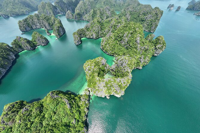 Lan Ha - Ha Long bay with local experts (small group guaranteed) - Southern Ha Long cruising: less crowded waters and famous arches