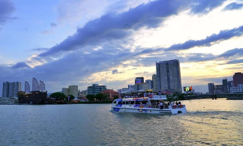 Lively Saigon River Sightseeing Cruise + Guided Walking Tour - Nguyen Hue to the River: the two-part plan that works