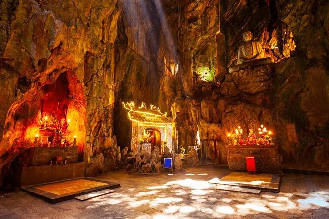 Marble Mountain and Hoi An Ancient Town Guided Tour from Da Nang - Hoi An Ancient Town at night: Japanese Bridge and lantern streets