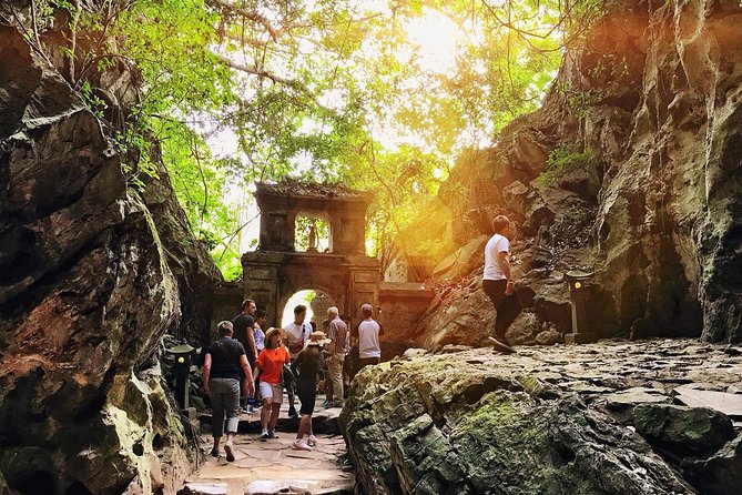 Marble Mountains And Son Tra Peninsula Half-day Tour - Stop 2 on Son Tra Peninsula: Linh Ung Pagoda and Lady Buddha views