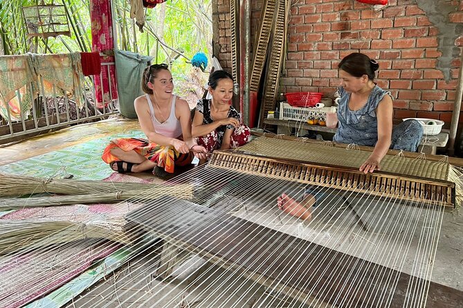 Mekong Delta tour: Ben Tre 1 day by DGT - Village stroll, fresh fruit, and choosing xe loi or bicycle time