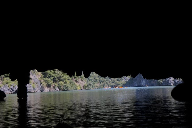 Most favorite full day boat tour with kayaking in Lan Ha bay, Ha Long bay - Three-peach beaches and Thap Nghieng Island: swimming with real sand