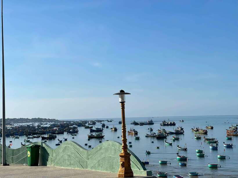 Mui Ne Group tour: Sunrise or Sunset Sand Dunes By Jeep - Drivers, Photos, and the Small-Group Pace