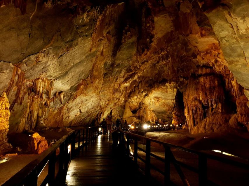 National Park - Paradise Cave & Phong Nha Cave - Lunch, a much-needed reset after cave heat