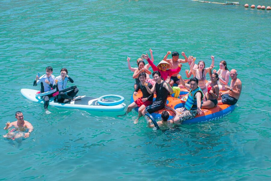 Nha Trang: Coral Reef Snorkeling and Floating Bar Party - Con Sẻ Tre Tourist Village break and lunch with a view