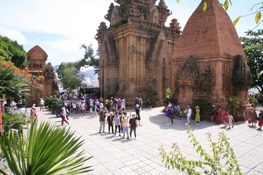 Nha Trang: Half-Day Private City Tour with Hotel Transfers - Hotel pickup and private transport, the comfort part you feel immediately