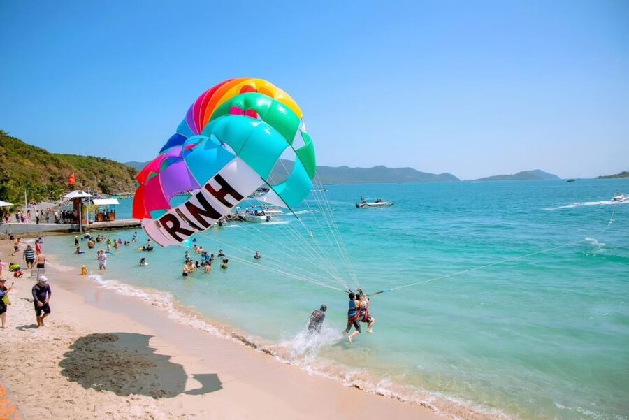 Nha Trang: Hon Mieu and Hon Tam Island Tour with Lunch - Lunch at Hon Mieu: floating seafood, simple and filling