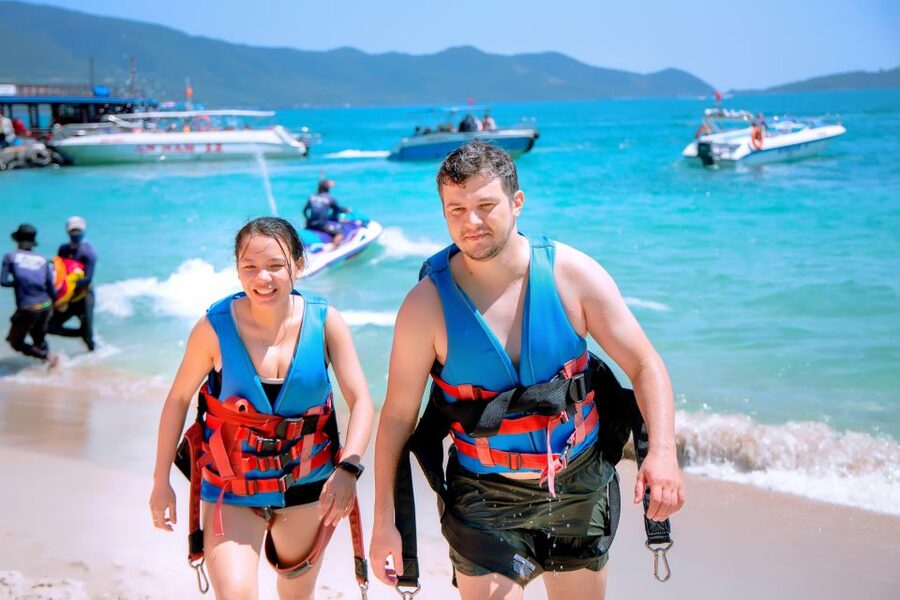 Nha Trang: Hon Mieu and Hon Tam Island Tour with Lunch - The boat ride in Nha Trang Bay: views that fill the gaps