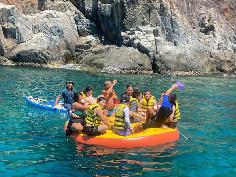 Nha Trang: Hopping Tour, Snorkeling, Boat Party, & BBQ Lunch - Lunch on a Floating Restaurant: BBQ and Vietnamese Comfort