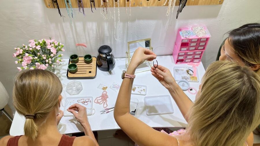 Nha Trang Jewelry Workshop - Choosing stones and pearls like you mean it