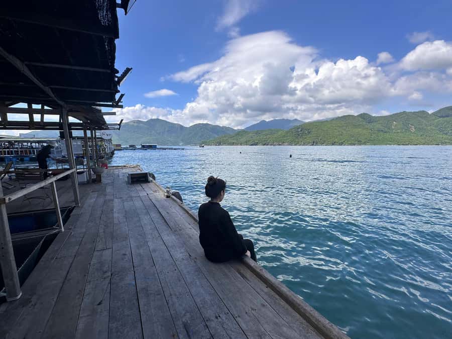 Nha Trang: Snorkeling Tour with BBQ Lunch at Coral Reef - Boat break time: tea, coffee, fruit, and Vietnamese rice cake