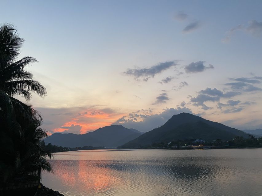 Nha Trang: Stand-up Paddleboard Sunset Tour - Riding Nha Trang’s Cai River, not the tourist coast
