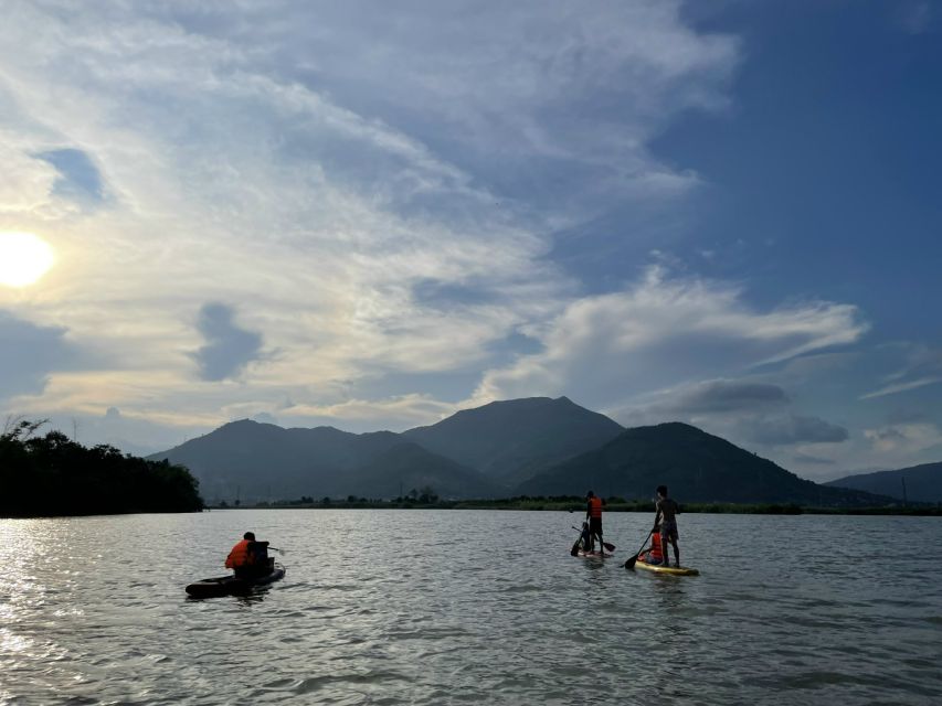 Nha Trang: Stand-up Paddleboard Sunset Tour - Meeting your guides and the photo moments