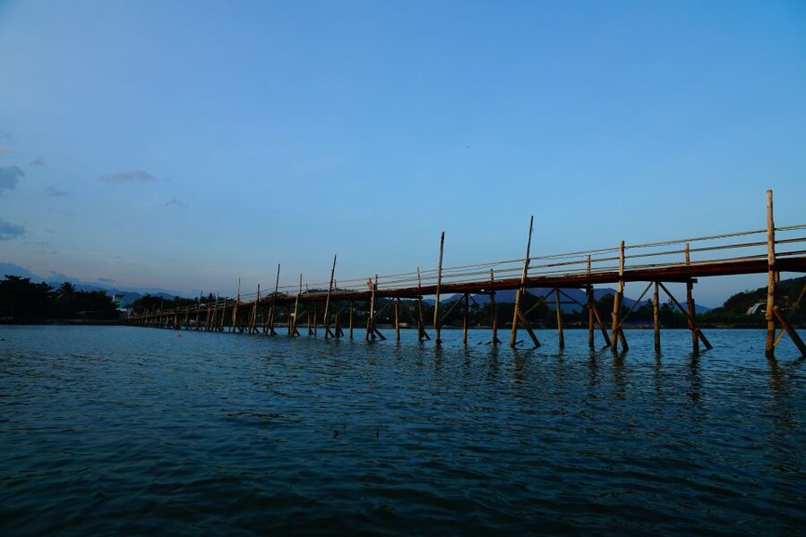 Nha Trang: Stand-up Paddleboard Sunset Tour - Equipment, lifevests, and how safe it feels