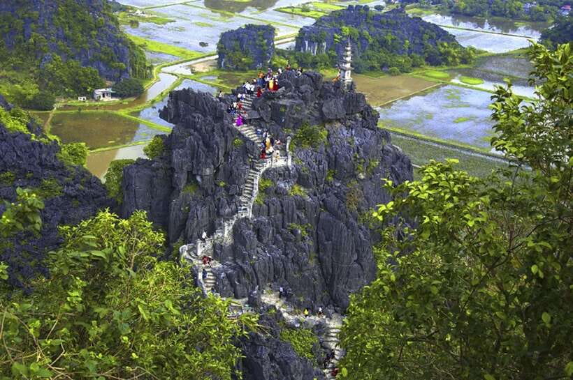 Ninh Binh: Bai Dinh, Trang An, and Mua Cave Small-Group Tour - Mua Cave and Dragon Mountain: the 500 steps for sunset views