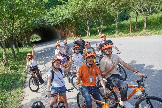 Ninh Binh Day Trip: Bai Dinh-Trang An-Mua Cave, Buffet, Boat, Bus - Lunch in between: a Vietnamese buffet that keeps your day moving