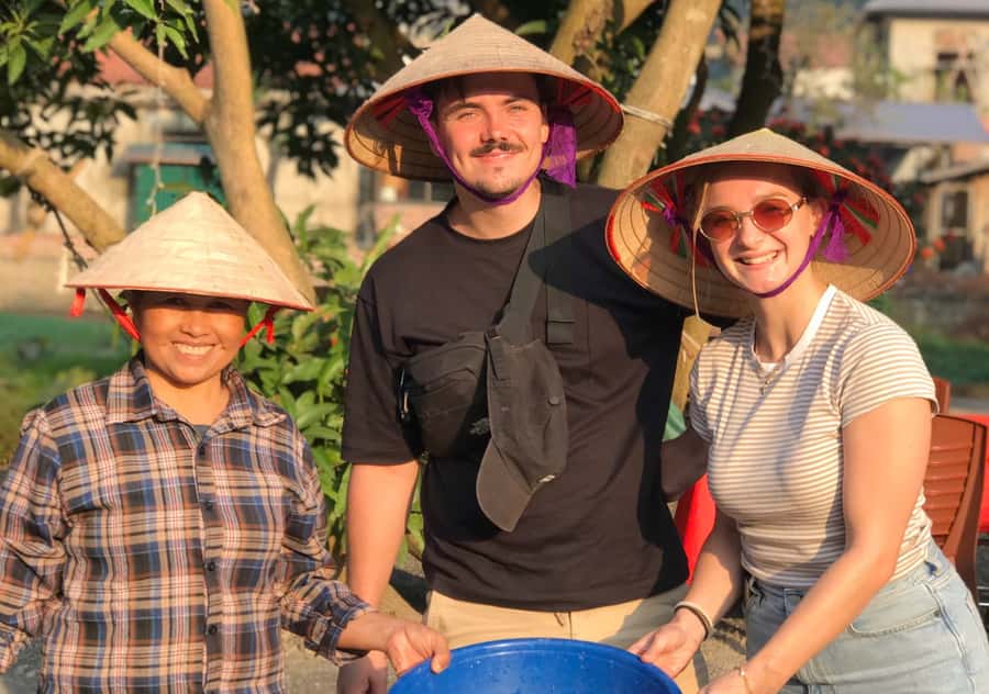 Ninh Binh: Half-Day Cooking Class at a Local Home - Catching crabs and shrimp with bamboo traps, plus a small-boat moment