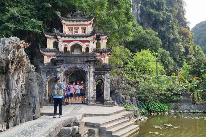 Ninh Binh HIGHTLIGHT & HIDDEN GEM Tour From Hanoi: Skip-The-Line - Bich Dong Pagoda and the cave temple hike