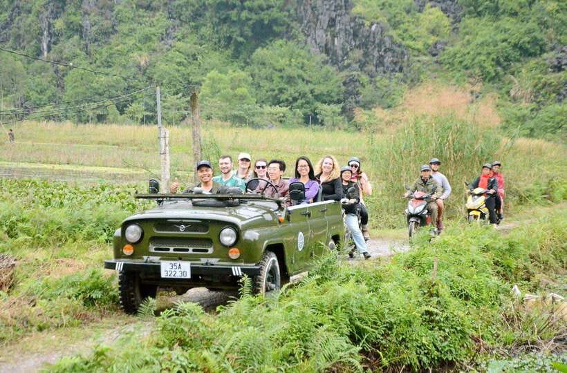 Ninh Binh Jeep tour:2 hours visit Bich Dong, Thai Vi temple - Thung Nang: the scenic breather you’ll want for photos