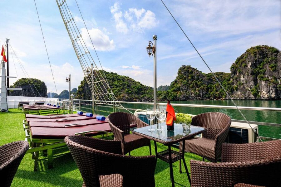 Ninh Binh: Lan Ha Bay 2D 1N cruises- bike tour, kayak, meals - Evening onboard: happy hour, squid fishing, and karaoke