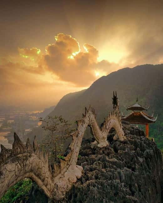 Ninh Binh Sunset Motorbike: Mua Cave, Coi Khe & Hoa Lu Town - Hang Mua (Mua Cave): the nearly 500 steps, and why you’ll be glad you did
