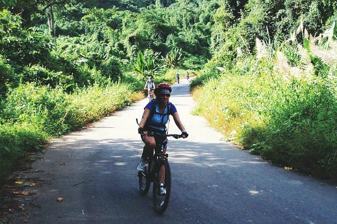 One day bike from Da Lat to Mui Ne - Getting oriented in Da Lat at 7:30 am, then riding toward Di Linh