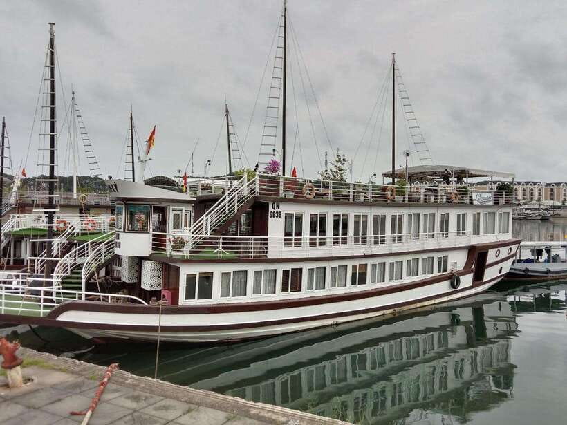 Optional Halong Bay Day Cruise with Caves, Islands & Lunch - Key points before you pick your cruise