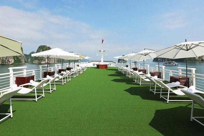Overnight Halong Bay Cruise on the Starlight - The Starlight Stateroom: Jacuzzi Comfort You Can Actually Use