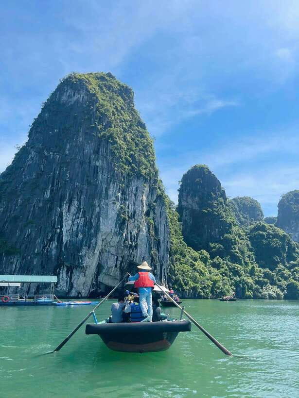 Pamela Cruise: HaLong Bay day trip with Lunch & Activities - Sung Sot Cave: where the day turns from pretty to memorable