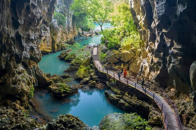Paradise Cave & Dark Cave 1 Day - Deluxe Small Group - Key highlights at a glance