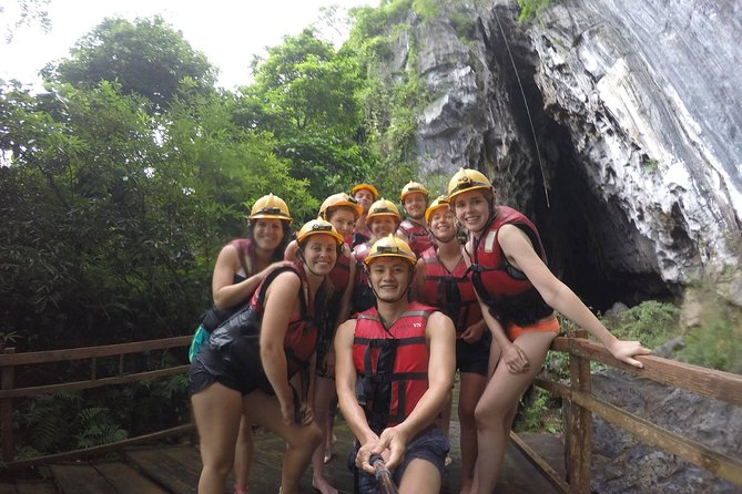 Paradise Cave & Dark Cave All-Inclusive 1-Day - Lunch at the Dark Cave restaurant, plus vegetarian planning