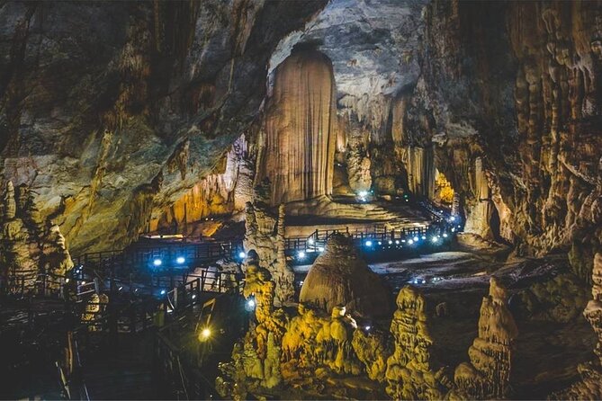 PHONG NHA CAVE- PARADISE CAVE FULL DAY FROM DONG HOI or PHONG NHA - Phong Nha Cave by dragonboat: following the underground river